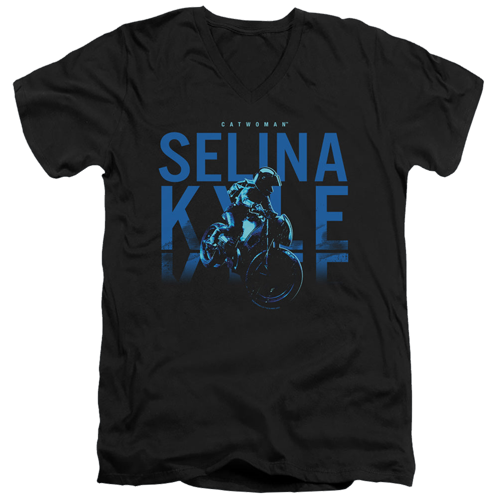 The Batman (2022) Selina Kyle Motorcycle - Men's V-Neck T-Shirt Men's V-Neck T-Shirt Batman