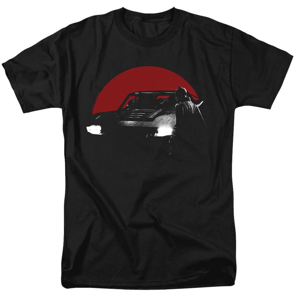 The Batman (2022) Red Moon And Batmobile - Men's Regular Fit T-Shirt Men's Regular Fit T-Shirt Batman