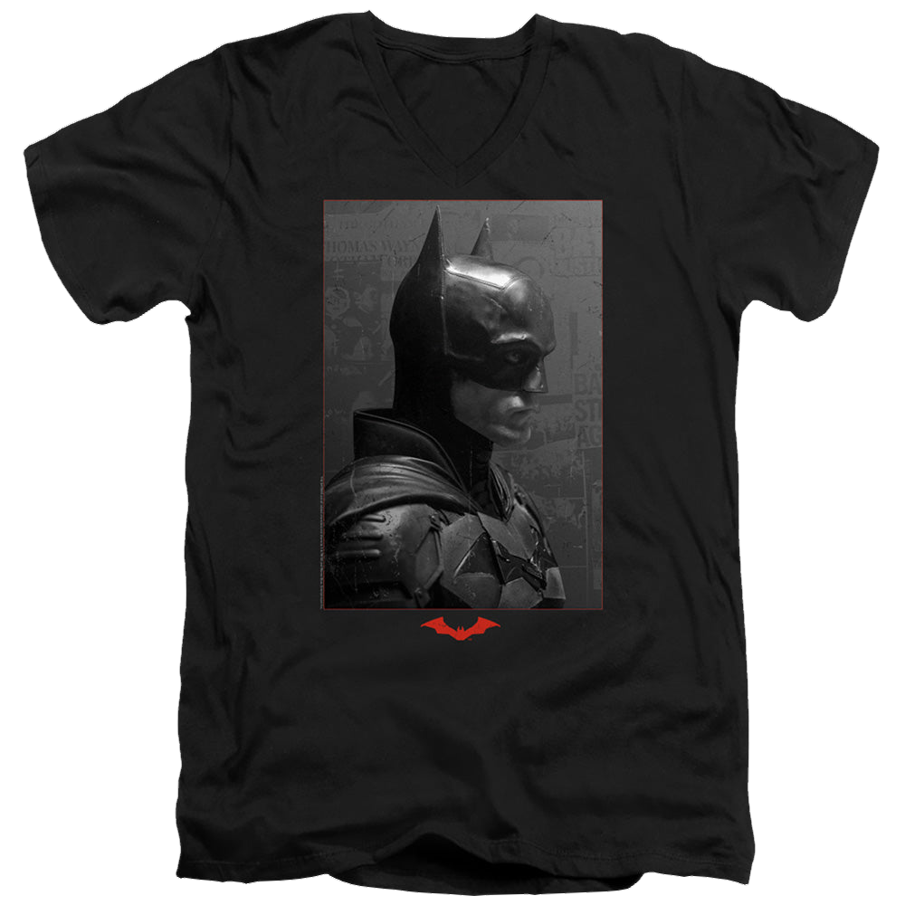 The Batman (2022) Worn Portrait - Men's V-Neck T-Shirt Men's V-Neck T-Shirt Batman