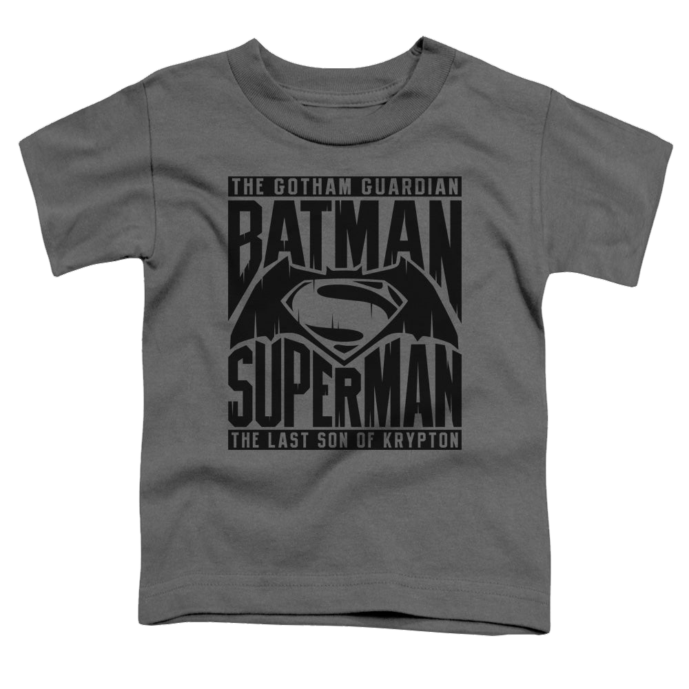 Batman v Superman Title Fight - Kid's T-Shirt Kid's T-Shirt (Ages 4-7) Batman