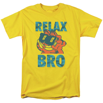 Yellow men's regular fit t-shirt with Garfield Relax Bro graphic