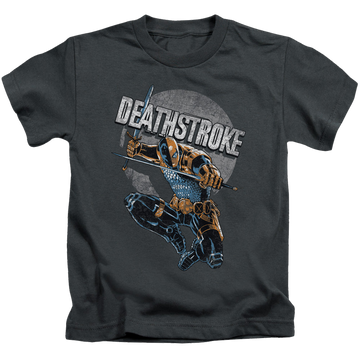 Charcoal kid's t-shirt for ages 4 to 7 with Deathstroke Retro graphic