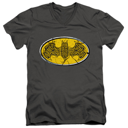 DC Batman Celtic Shield - Men's V-Neck T-Shirt Men's V-Neck T-Shirt Batman   