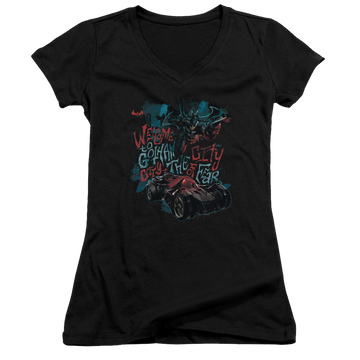 Batman - Arkham City Of Fear - Juniors V-Neck T-Shirt Juniors V-Neck T-Shirt Batman   