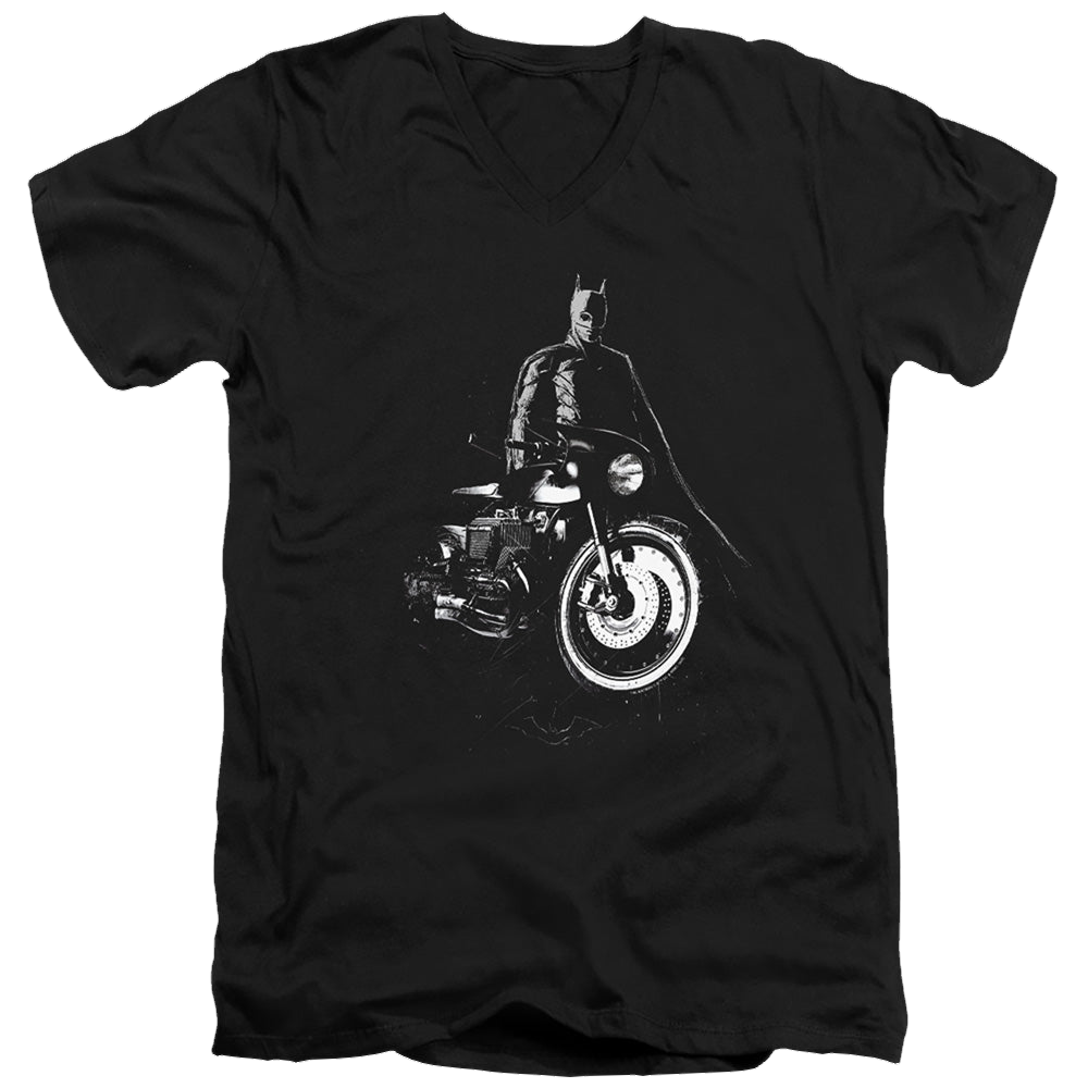 The Batman (2022) And His Motorcycle - Men's V-Neck T-Shirt Men's V-Neck T-Shirt Batman   