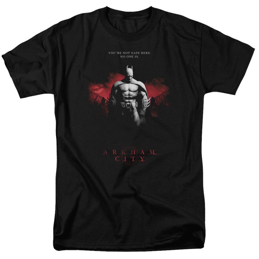 Batman - Arkham Standing Strong - Men's Regular Fit T-Shirt Men's Regular Fit T-Shirt Batman   