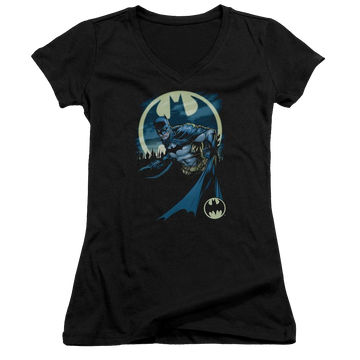 Batman Heed The Call - Juniors V-Neck T-Shirt Juniors V-Neck T-Shirt Batman   