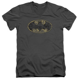 Batman Tattered Logo - Men's V-Neck T-Shirt Men's V-Neck T-Shirt Batman   