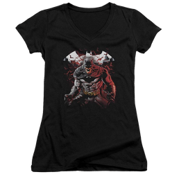 Batman Raging Bat - Juniors V-Neck T-Shirt Juniors V-Neck T-Shirt Batman   