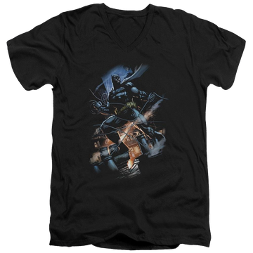 Batman Gotham Knight - Men's V-Neck T-Shirt Men's V-Neck T-Shirt Batman   