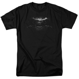 Batman v Superman Bw Logo - Men's Regular Fit T-Shirt Men's Regular Fit T-Shirt Batman   