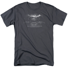 Batman v Superman Bw Logo - Men's Regular Fit T-Shirt Men's Regular Fit T-Shirt Batman   