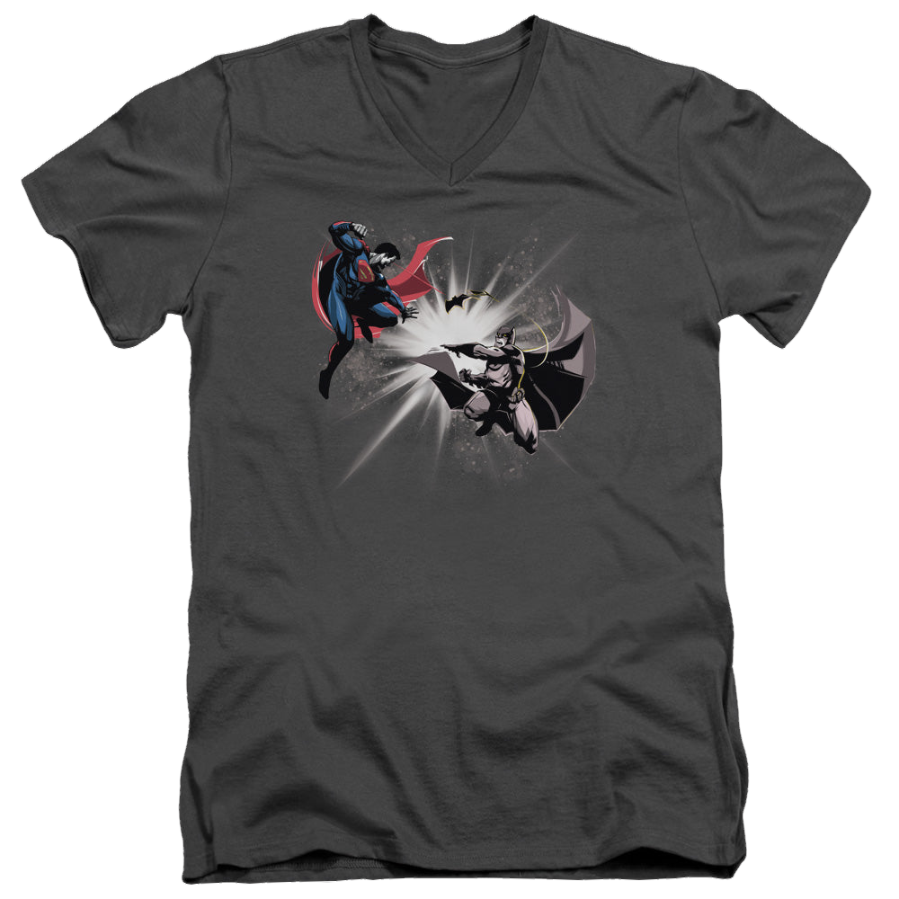 Batman v Superman Fight Burst - Men's V-Neck T-Shirt Men's V-Neck T-Shirt Batman   