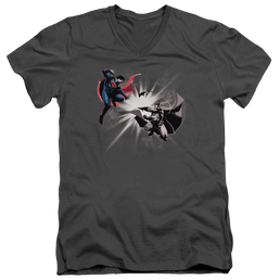 Batman v Superman Fight Burst - Men's V-Neck T-Shirt Men's V-Neck T-Shirt Batman   