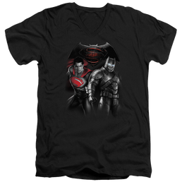 Batman v Superman Stand Off - Men's V-Neck T-Shirt Men's V-Neck T-Shirt Batman   