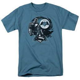 Batman v Superman Waiting And Protecting - Men's Regular Fit T-Shirt Men's Regular Fit T-Shirt Batman   