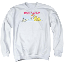 Garfield Annoy Someone - Men's Crewneck Sweatshirt Men's Crewneck Sweatshirt Garfield   