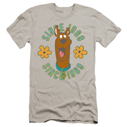Scooby Doo In The Middle - Men's Premium Slim Fit T-Shirt Men's Premium Slim Fit T-Shirt Scooby Doo   