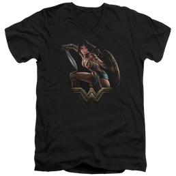 Wonder Woman Fight Men's V-Neck T-Shirt Men's V-Neck T-Shirt Wonder Woman   
